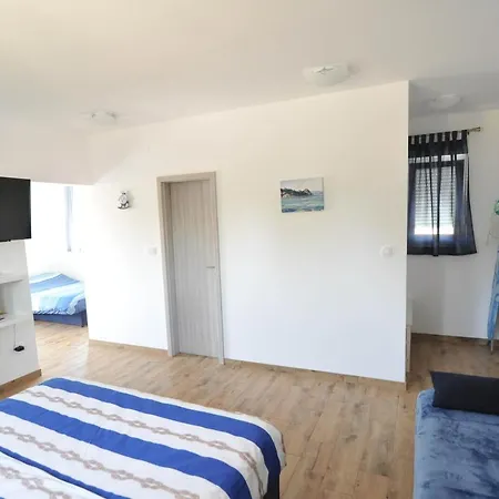 Rebecca Apartment Vir