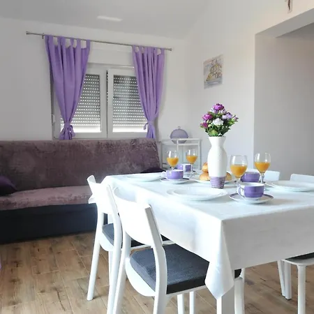 Rebecca Apartament *